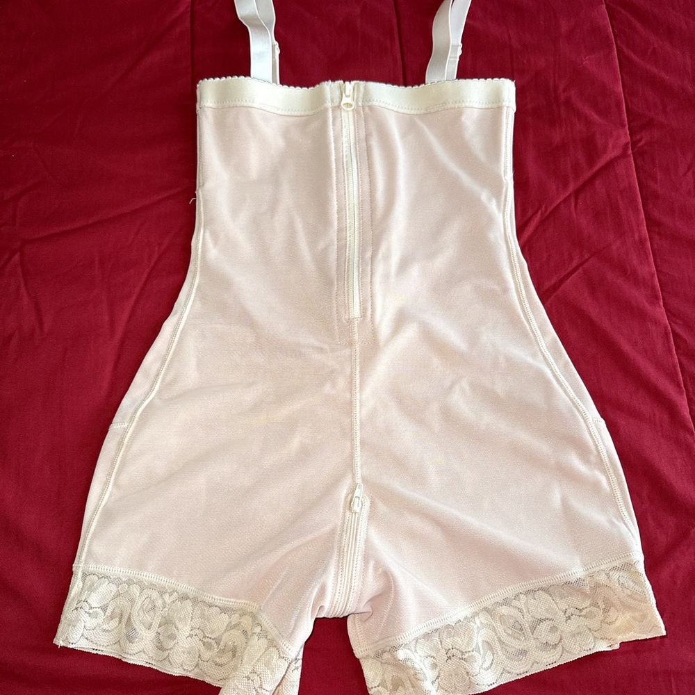 NWOT Cream Colombian Shapewear